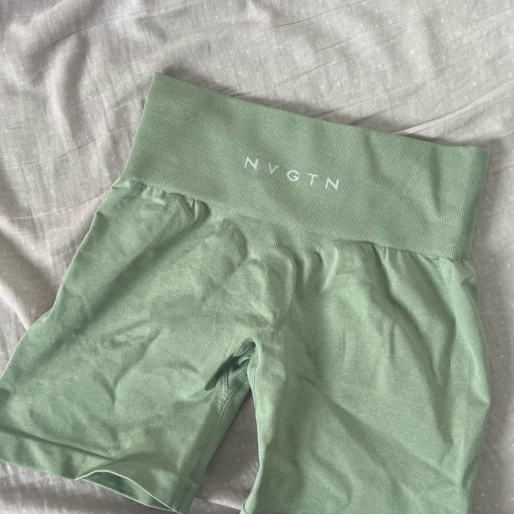 NVGTN Pro Seamless Shorts in Green